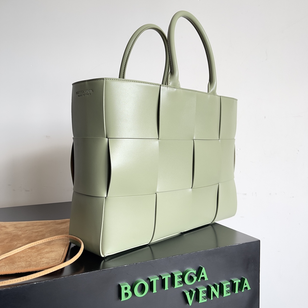 Bottega Veneta Shopping Bags